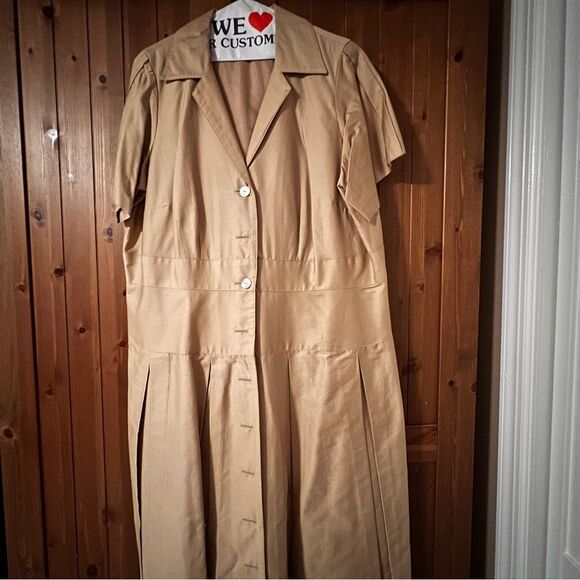 DRESSBARN Size 18W Beige Plus Size Lined Pleat Dress - Picture 1 of 7